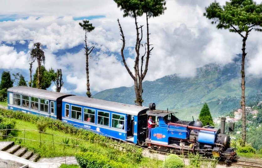 darjeeling toy train